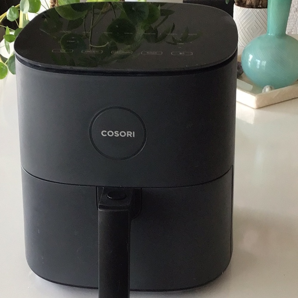 Brand new Cosori Pro LE 5 quart air fryer.  Perfect condition!